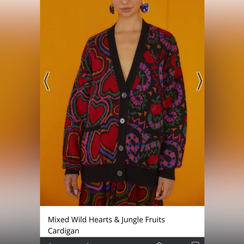 Farm Rio Mixed Wild Hearts & Jungle Fruits
Cardigan